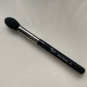 Sigma Beauty Tapered Highlighter Brush - F35
